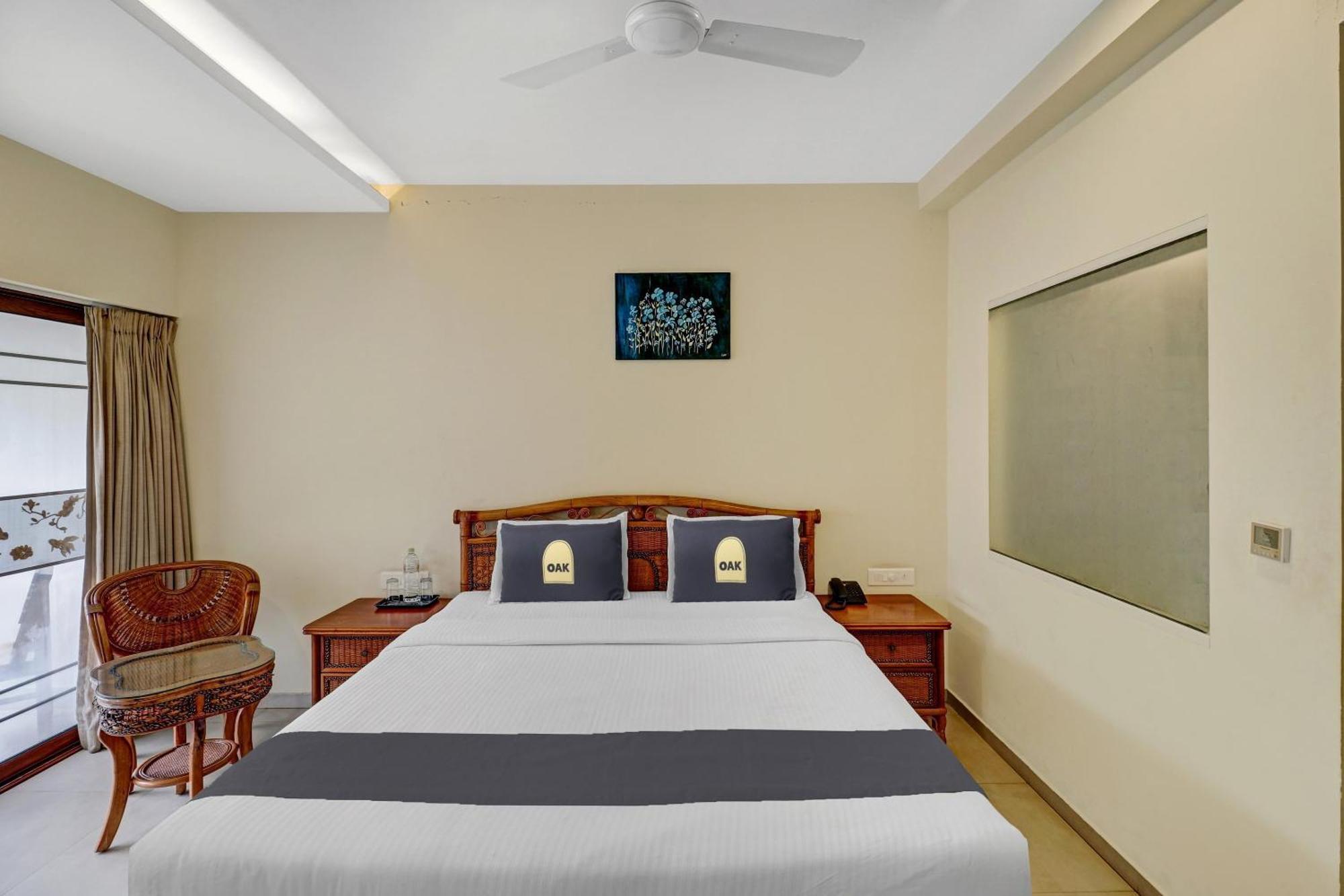 Townhouse Oak Edassery'S Sealine Villa Stay Kochi Kültér fotó