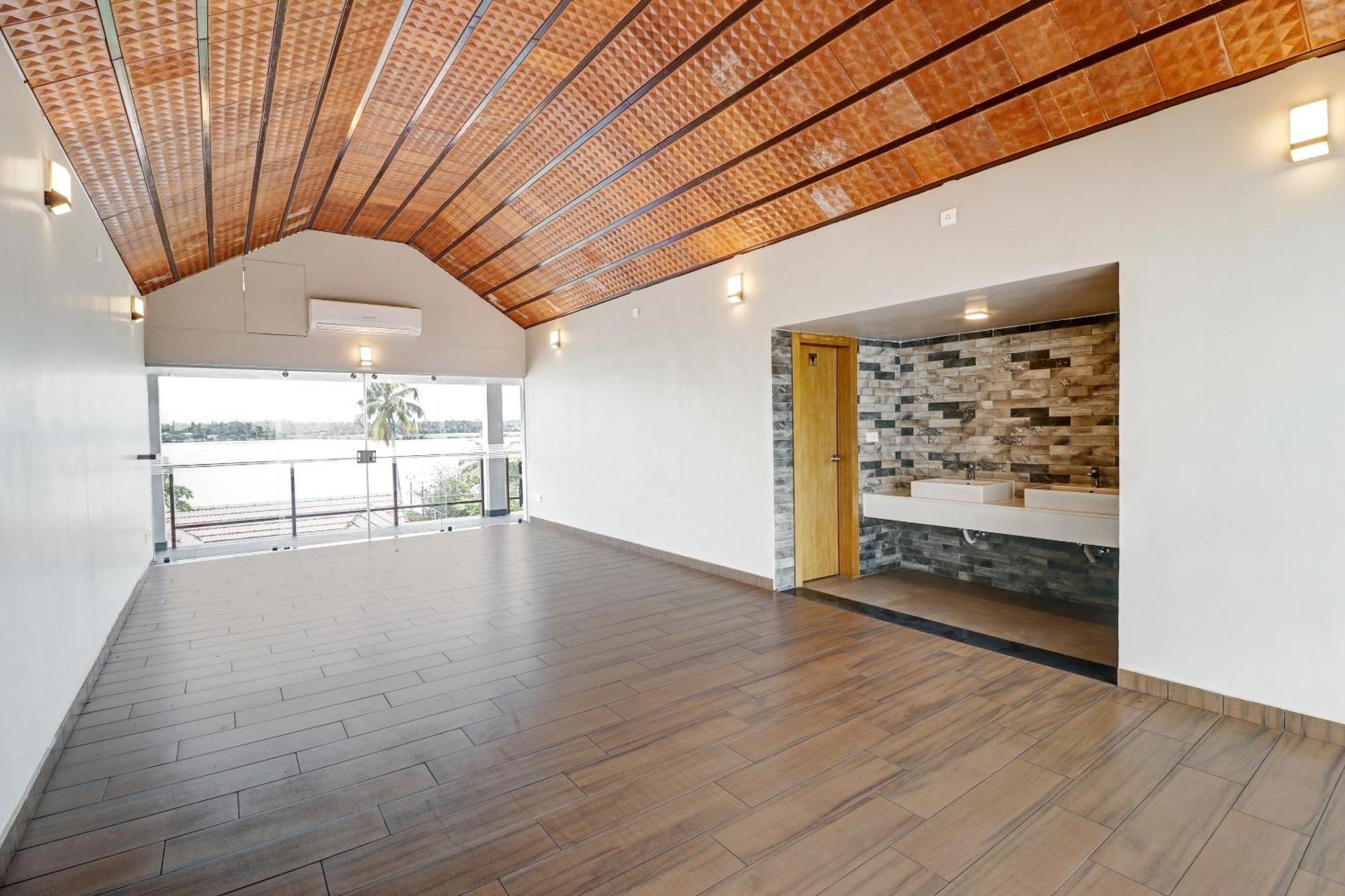 Townhouse Oak Edassery'S Sealine Villa Stay Kochi Kültér fotó
