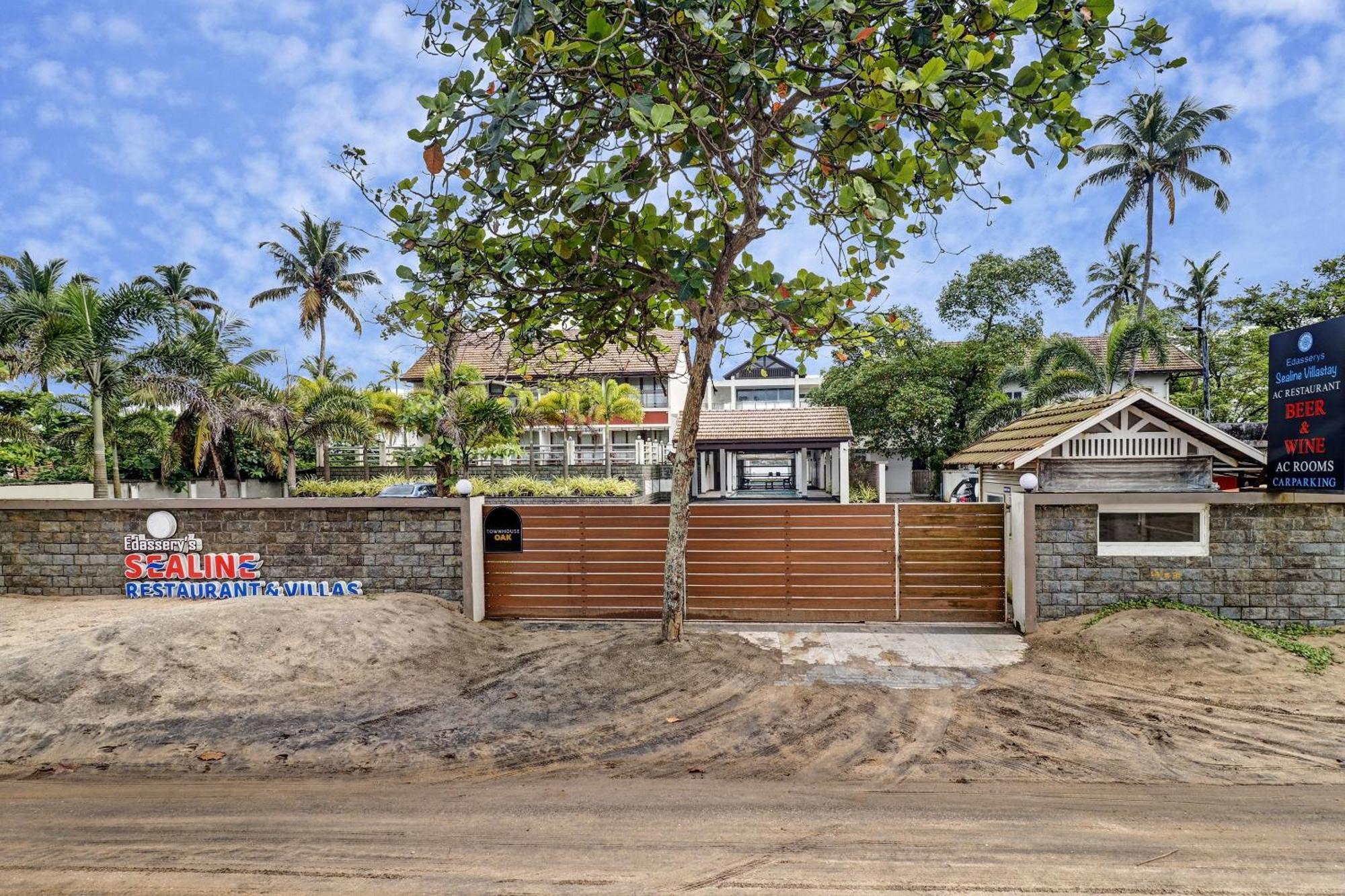 Townhouse Oak Edassery'S Sealine Villa Stay Kochi Kültér fotó
