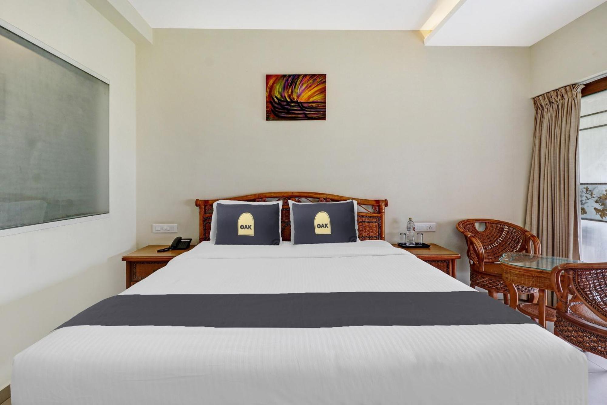 Townhouse Oak Edassery'S Sealine Villa Stay Kochi Kültér fotó