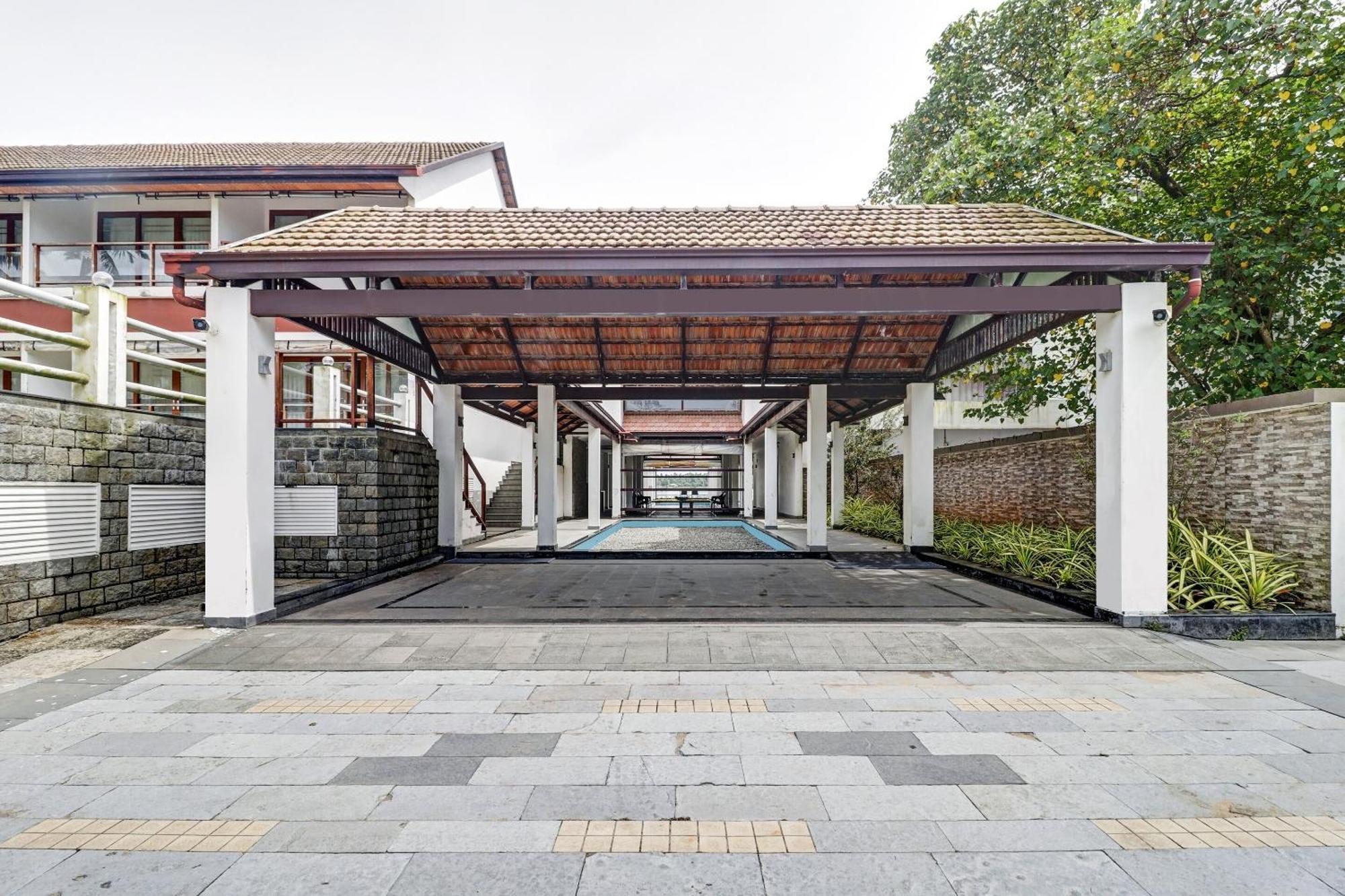 Townhouse Oak Edassery'S Sealine Villa Stay Kochi Kültér fotó