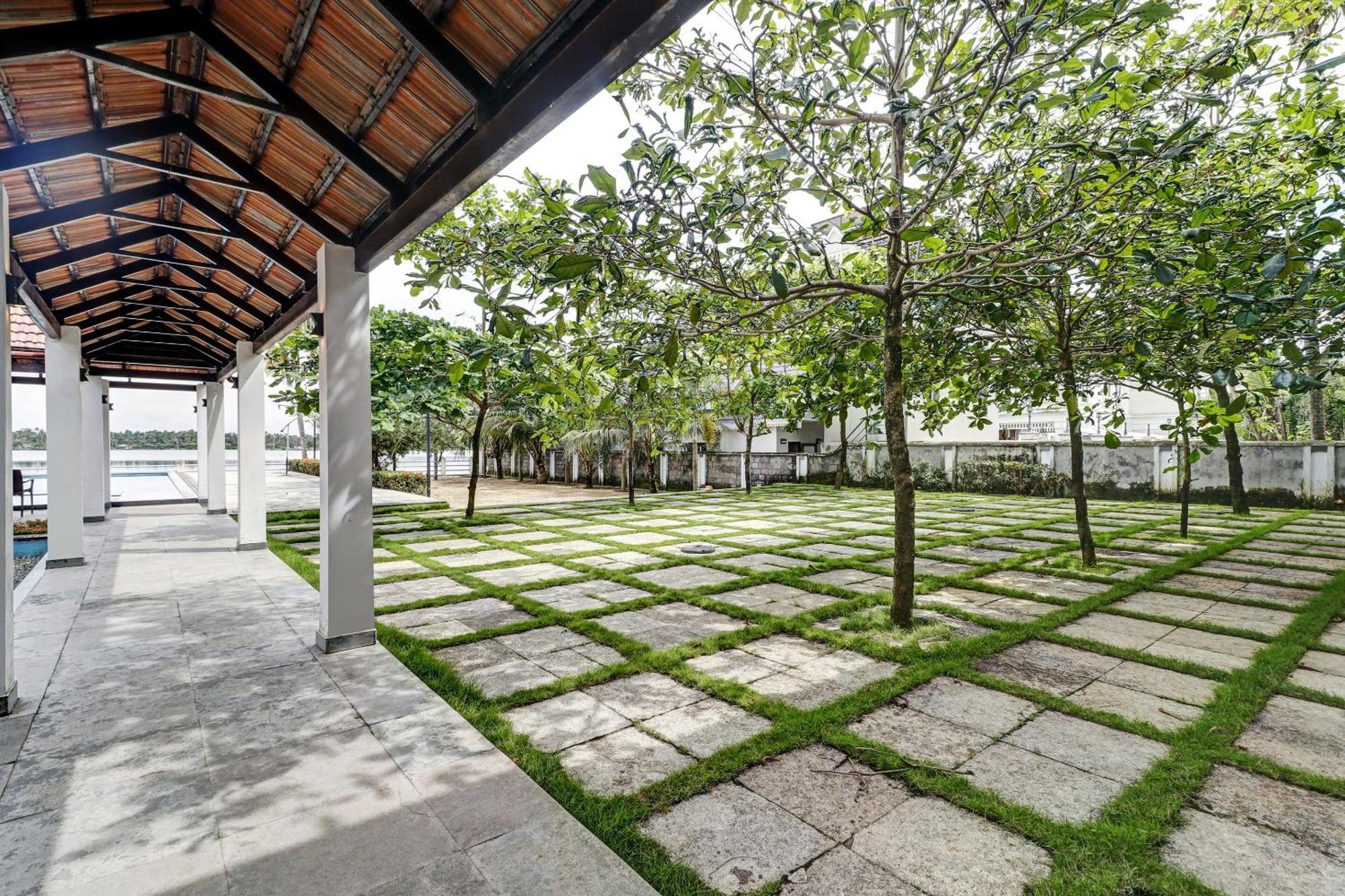 Townhouse Oak Edassery'S Sealine Villa Stay Kochi Kültér fotó