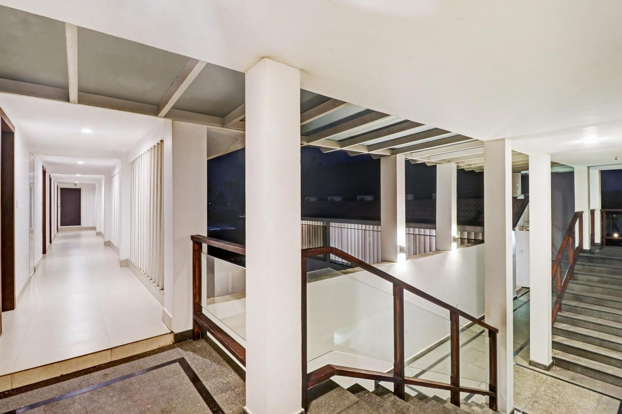 Townhouse Oak Edassery'S Sealine Villa Stay Kochi Kültér fotó
